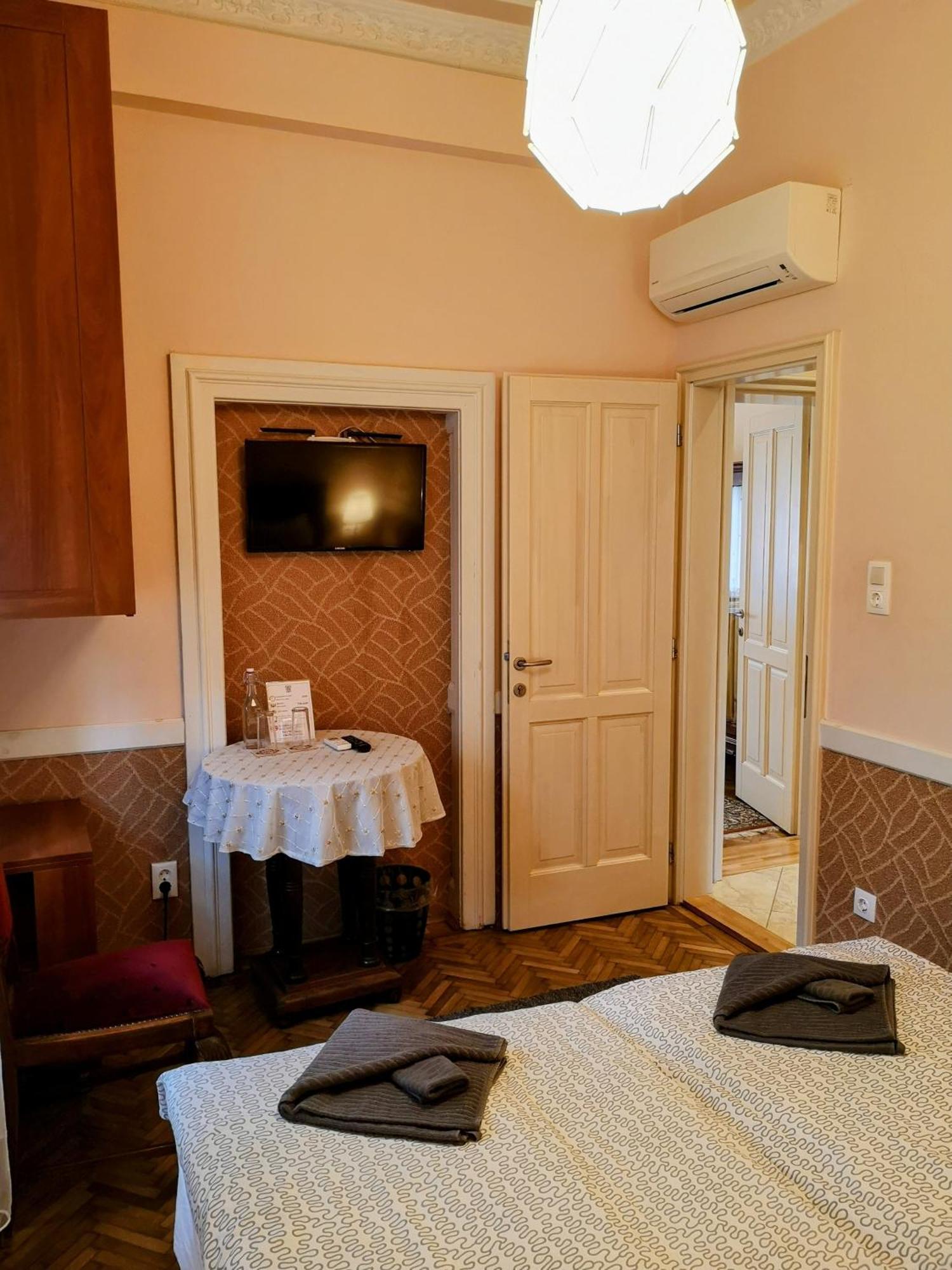 Kikelet Villa Dunakeszi Habitación foto